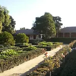 Ams Apartments Monjitas